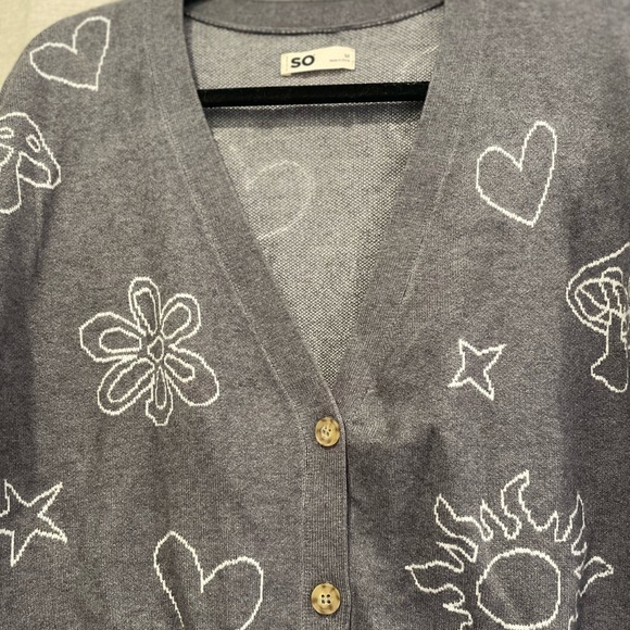 NWT SO Gray Button up Cropped Sweater with Sun, Mushrooms, Flowers, Etc. Sz: M - Picture 4 of 5